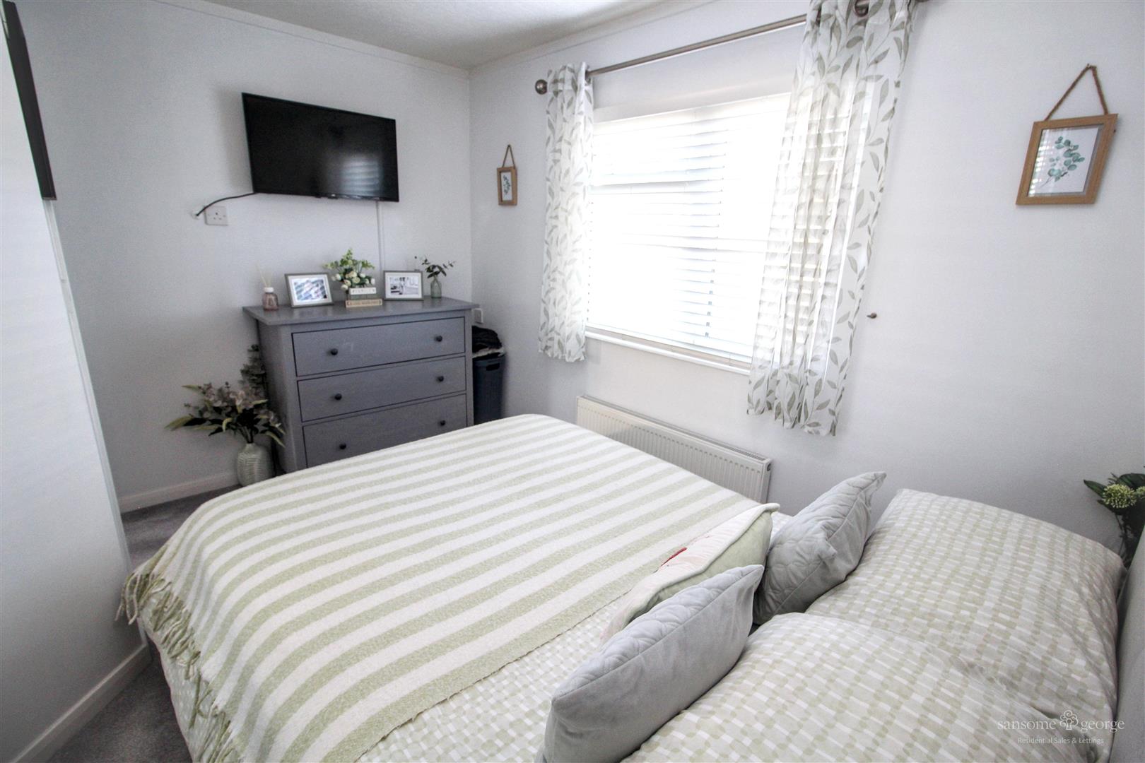 Second Avenue, Garston Park, Tilehurst